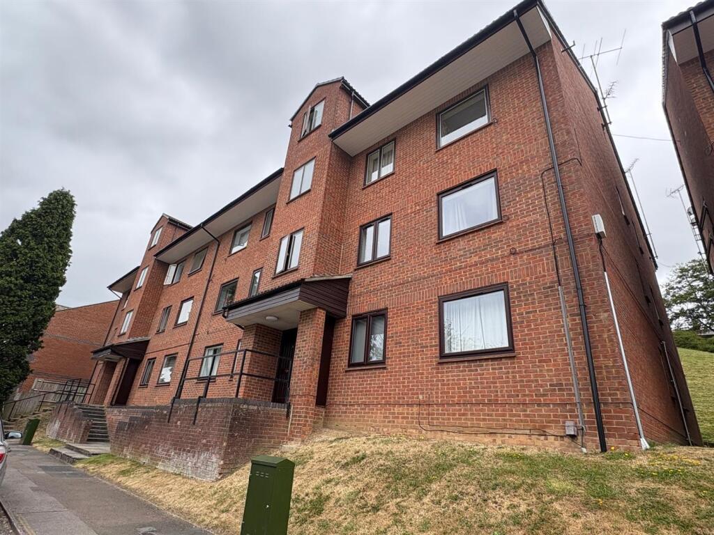 Main image of property: Tippett Rise, Reading