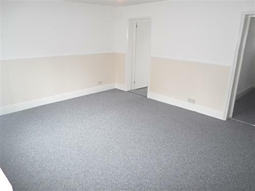 2 bedroom flat for rent in Russell Street, Reading, Berkshire, RG1