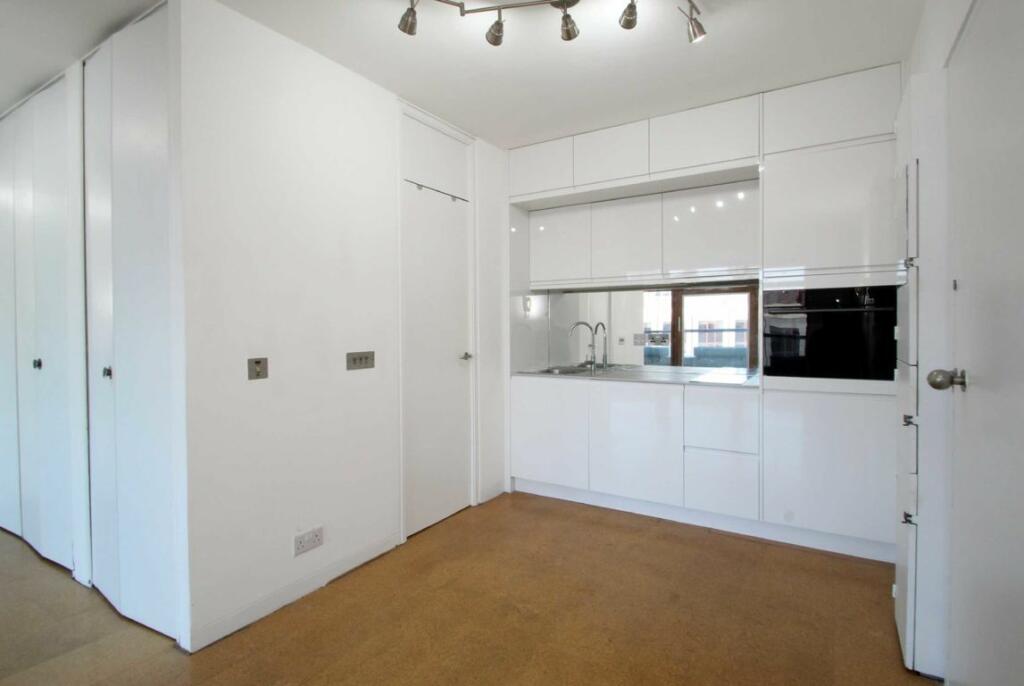 Flat to rent on Breton House, Barbican