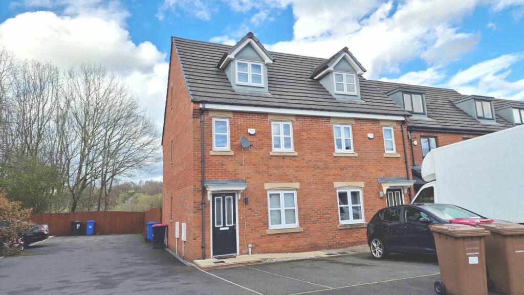 3 bedroom town house for rent in Greene Way, Salford M7 3BP, M7