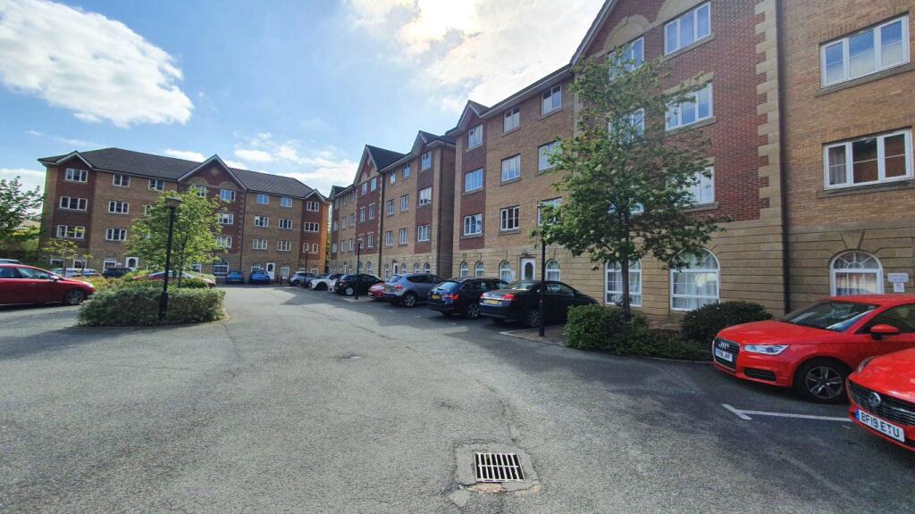 Main image of property: LABRADOR QUAY, SALFORD QUAYS, M50