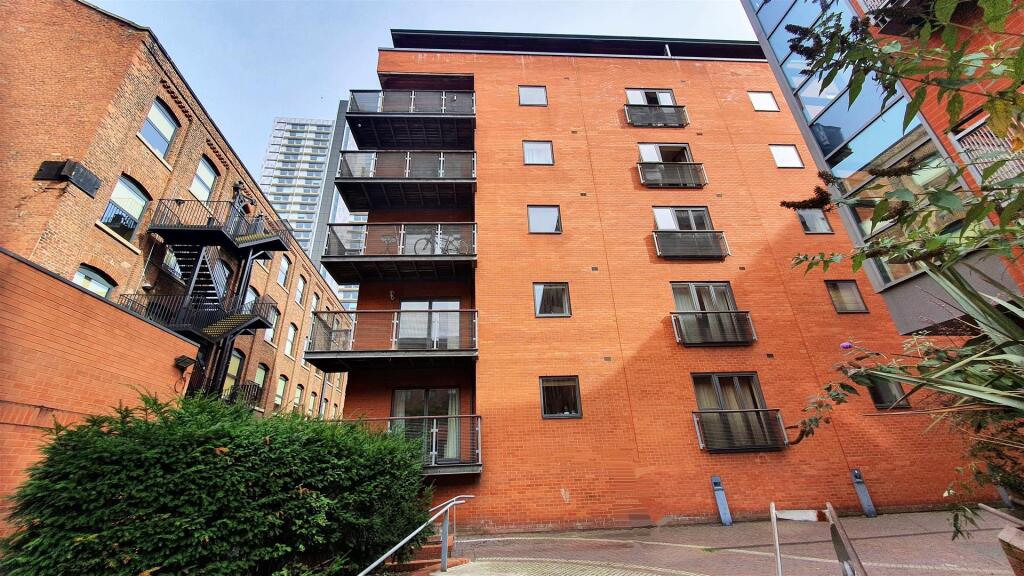 Main image of property: LOCKES YARD, Gt marlborough St, M1 5AL
