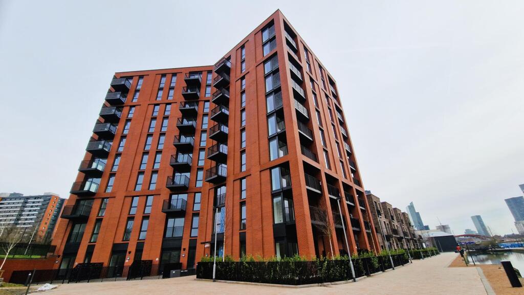 Main image of property: Middlewood Locks, Salford M5 4DF