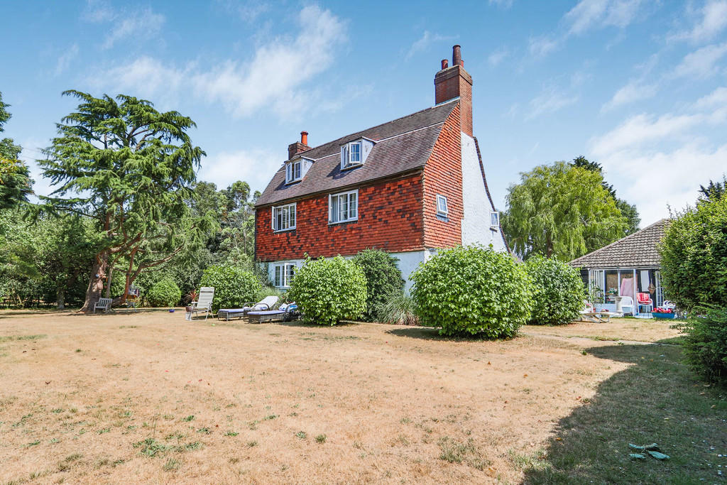 6 bedroom detached house for sale in Stites Hill Road, Old Coulsdon, CR5