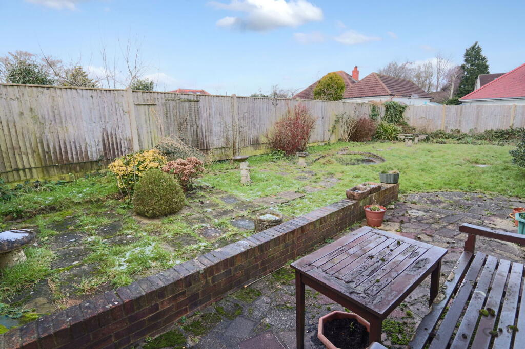 Additional property image - Lingfield Gardens, Coulsdon, CR5 1QQ
