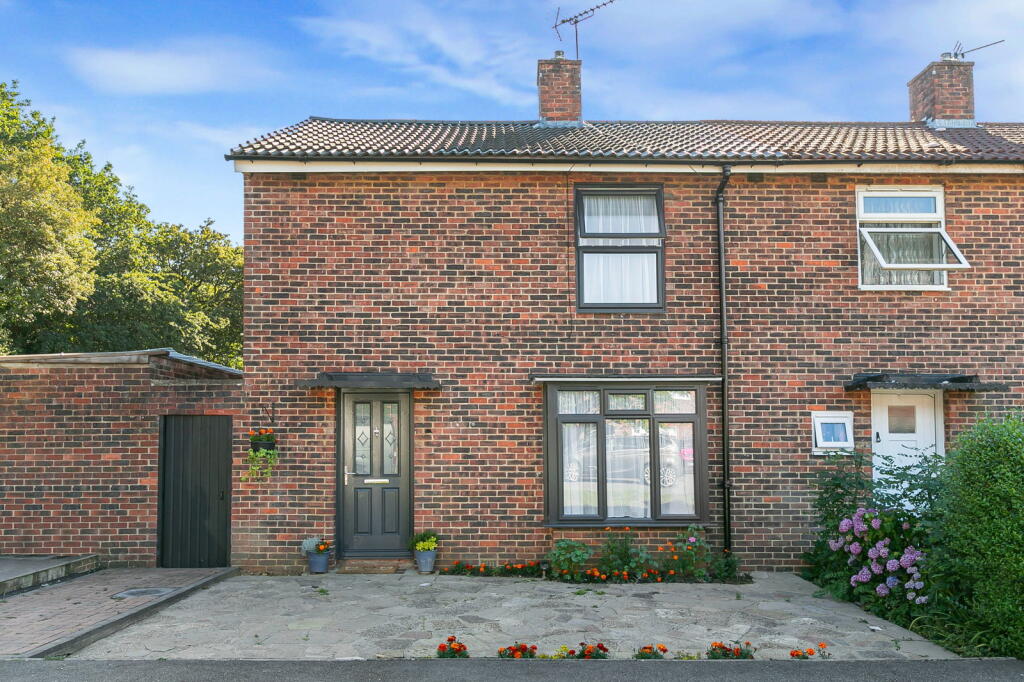 Main image of property: Weston Close,Coulsdon,CR5 1BX