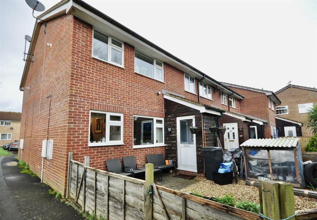 1 bedroom end of terrace house for sale in Ryburn Close, TA1