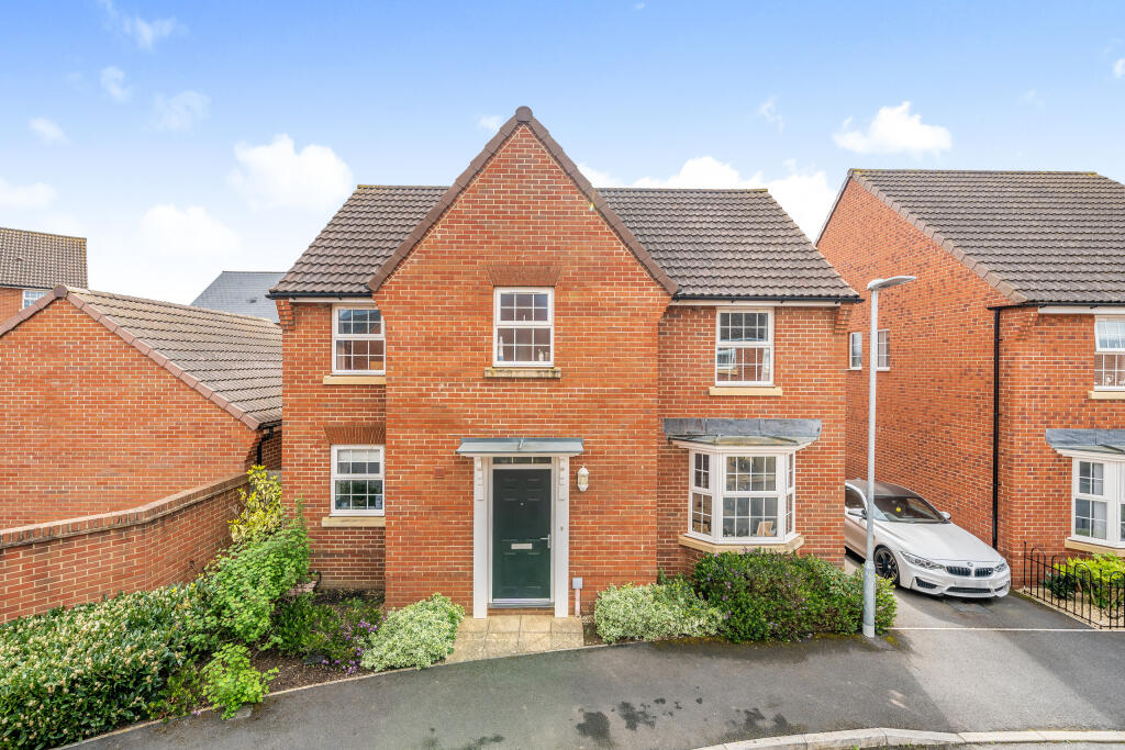 4 bedroom detached house for sale in Port Stanley Close, Norton