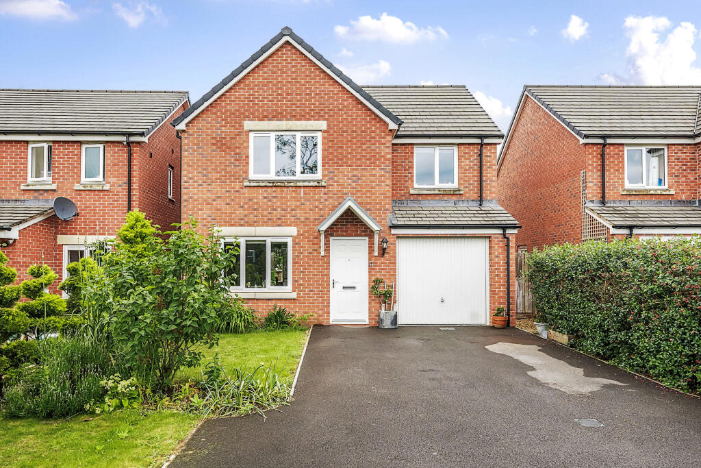 4 bedroom detached house for sale in Hob Close, Monkton Heathfield