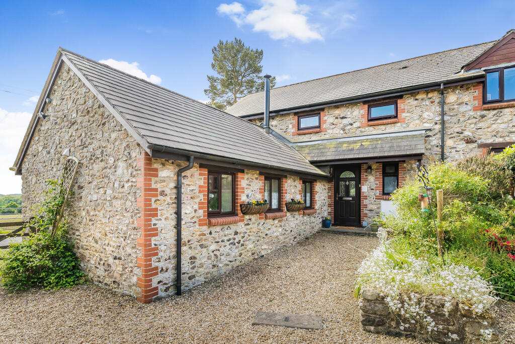 3 bedroom terraced house for sale in Churchinford, TA3