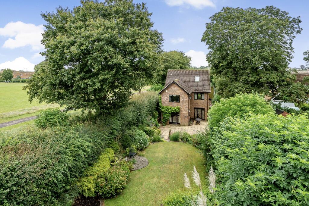 5 bedroom detached house for sale in Galmington Lane, TA1