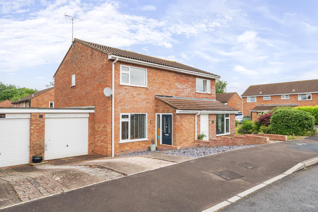 3 bedroom semi-detached house