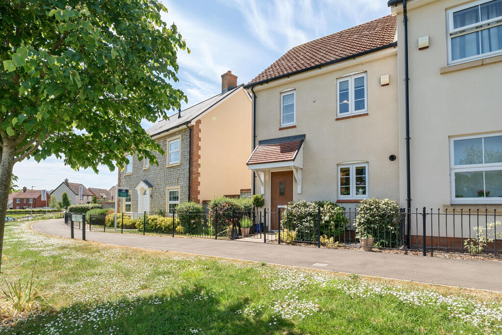2 bedroom end of terrace house
