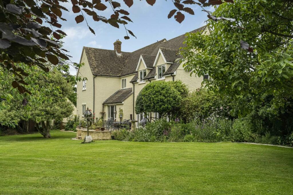 4 bedroom house for sale in Somerton Road, Upper Heyford, Bicester, OX25