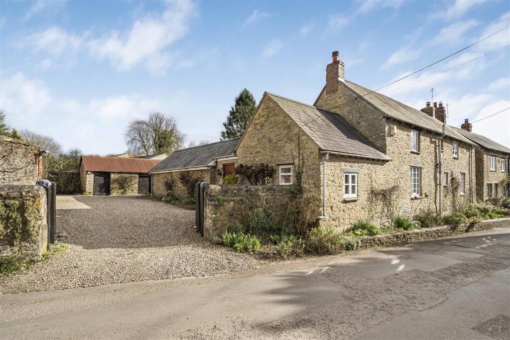 Main image of property: East Street, Fritwell, Bicester