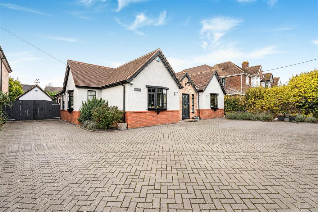 Main image of property: Banbury Road, Bicester