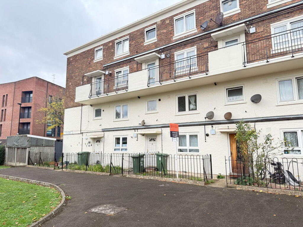 Main image of property: Fox Close, London E16 1NU