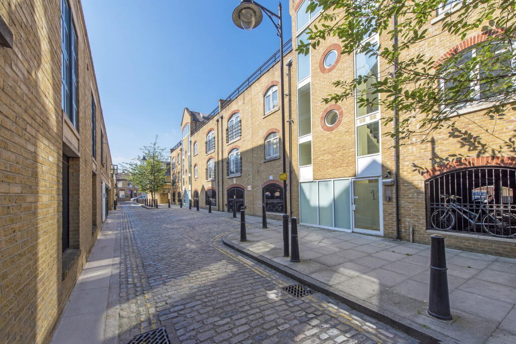 Main image of property: Coldharbour, London E14