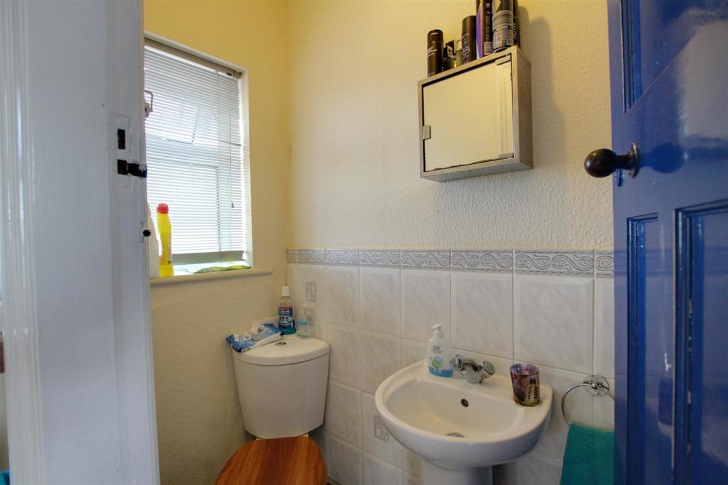 4 bedroom detached house for sale in Sea Lane, Sandilands, LN12