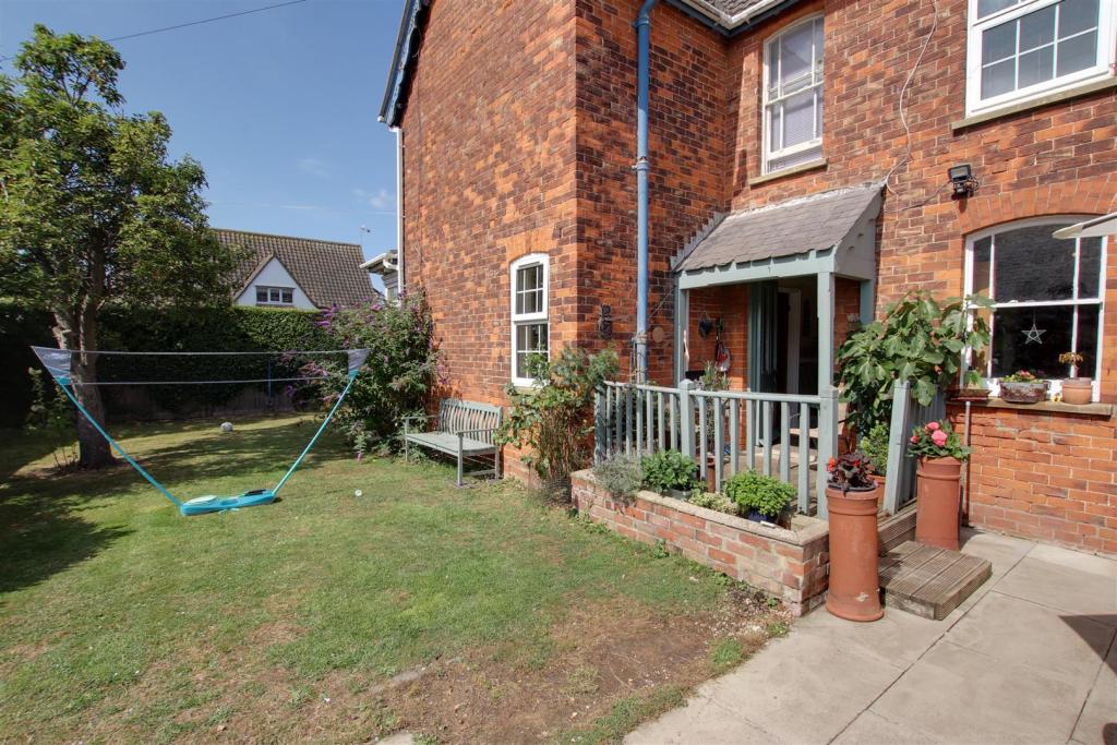 4 bedroom detached house for sale in Sea Lane, Sandilands, LN12