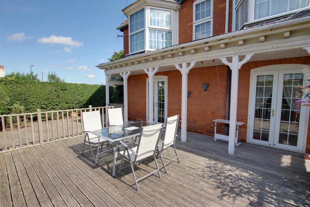 4 bedroom detached house for sale in Sea Lane, Sandilands, LN12