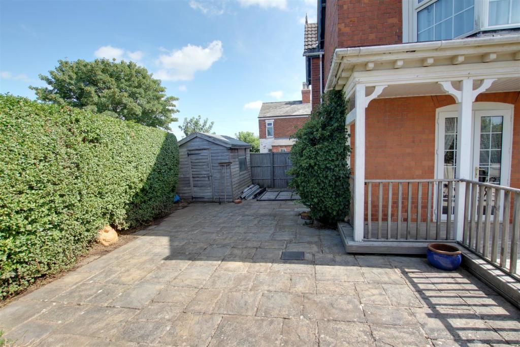 4 bedroom detached house for sale in Sea Lane, Sandilands, LN12