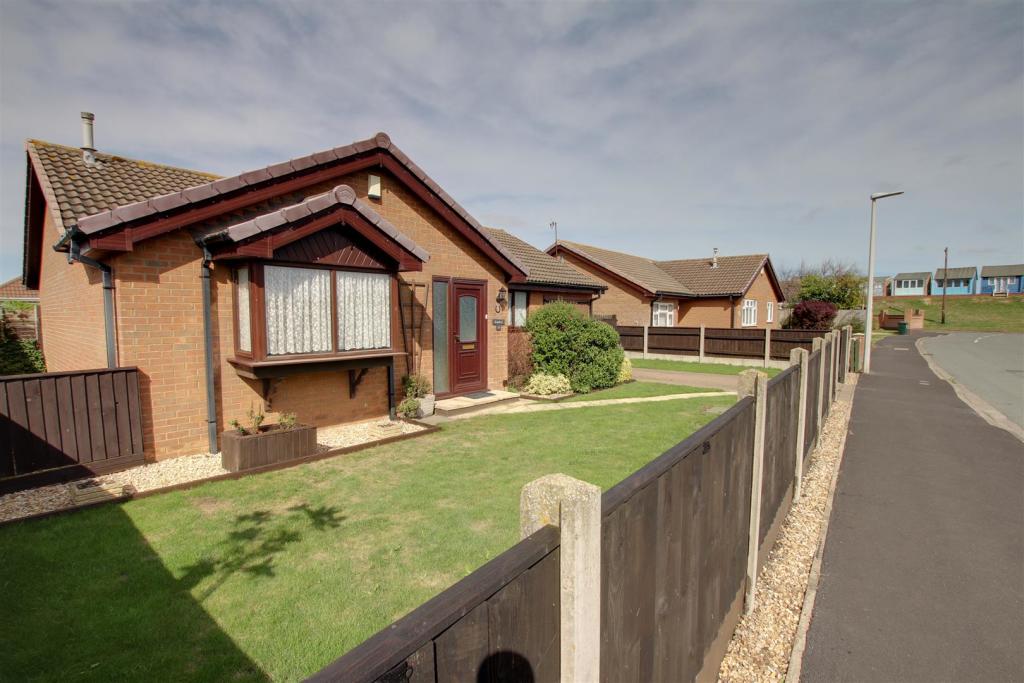 3 bedroom detached bungalow for sale in Walkington Way, Sandilands, LN12