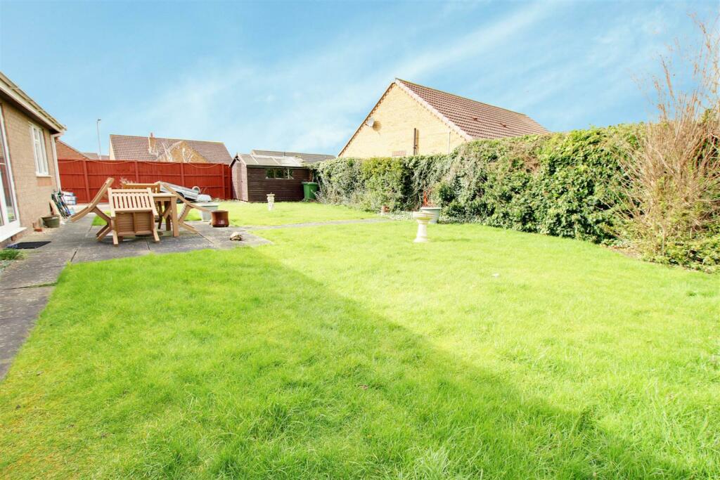 2 bedroom detached bungalow for sale in Walkington Way, Sandilands, LN12