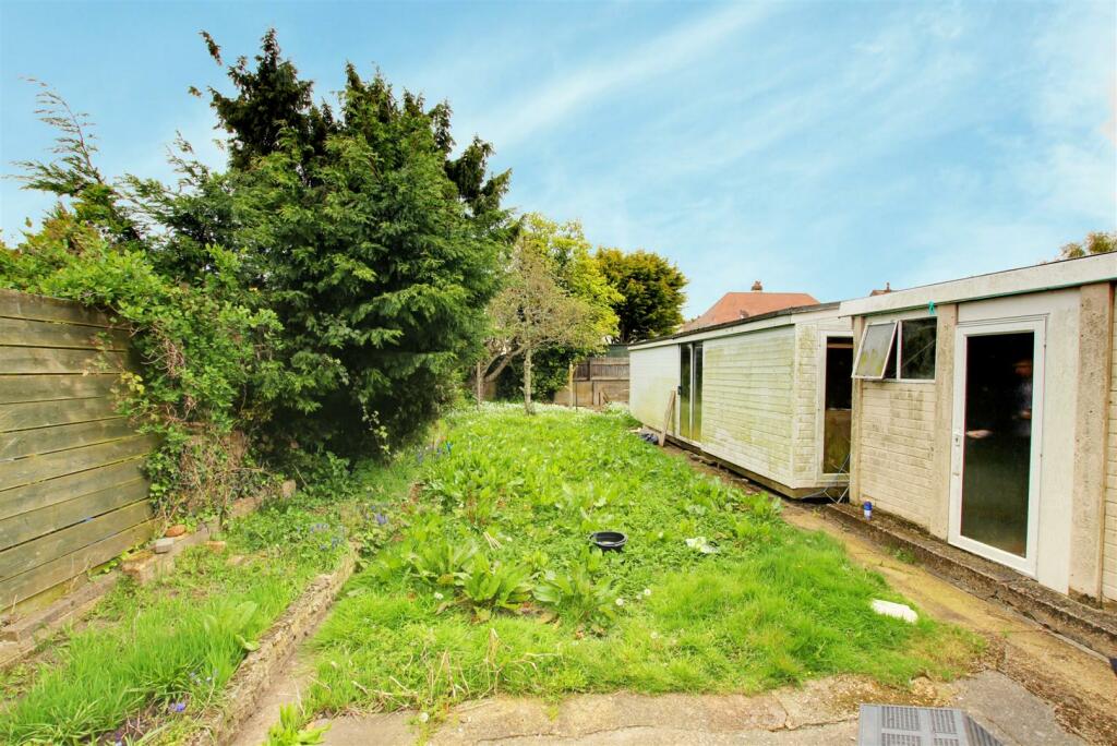 4 bedroom detached house for sale in Hoylake Drive, Skegness, PE25