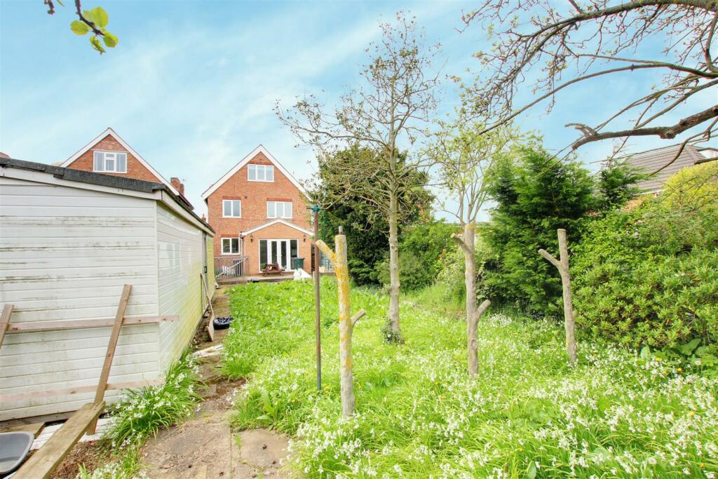 4 bedroom detached house for sale in Hoylake Drive, Skegness, PE25