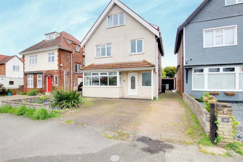 4 bedroom detached house for sale in Hoylake Drive, Skegness, PE25