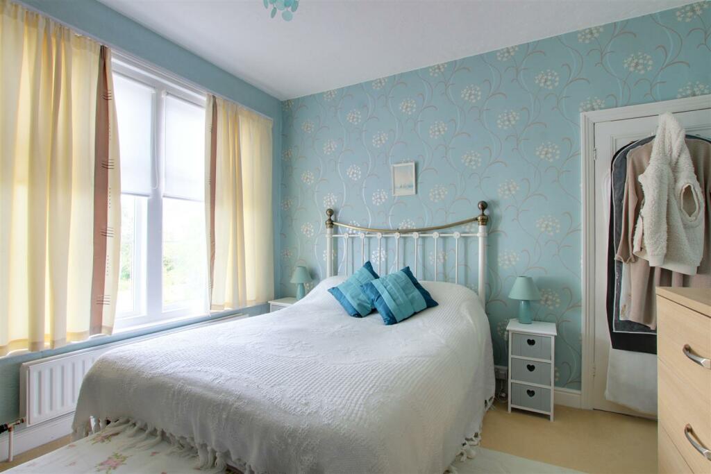 4 bedroom semidetached house for sale in Willoughby Road, SuttonOn