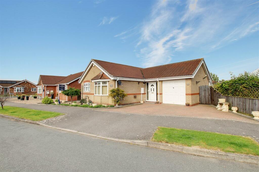 2 bedroom detached bungalow for sale in Masefield Drive, Sandilands, Lincolnshire, LN12