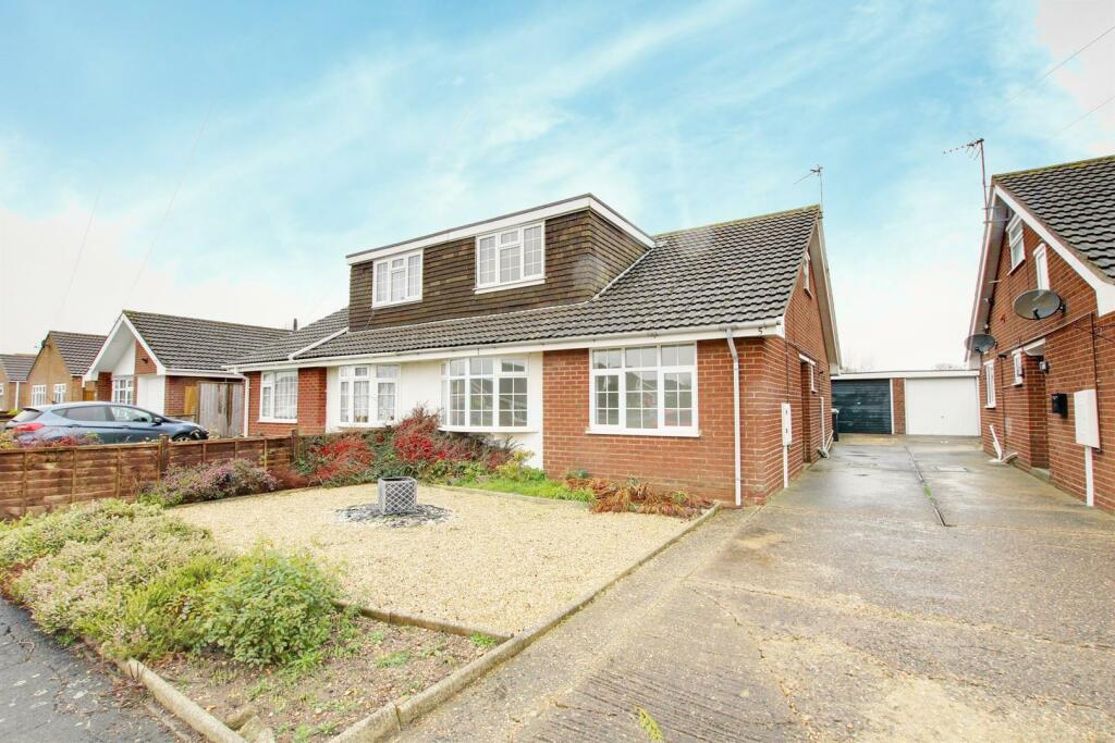 3 Bedroom Semi-detached Bungalow For Sale In Chanctonbury Way, Sutton ...