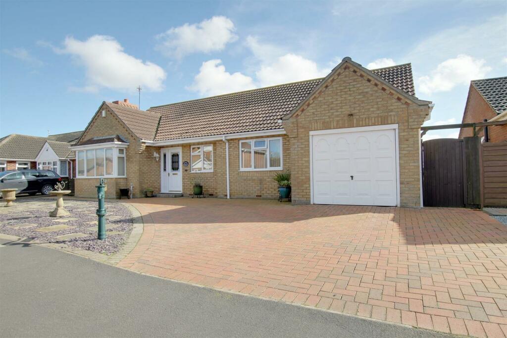 3 bedroom detached bungalow for sale in Walkington Way, Sandilands, LN12