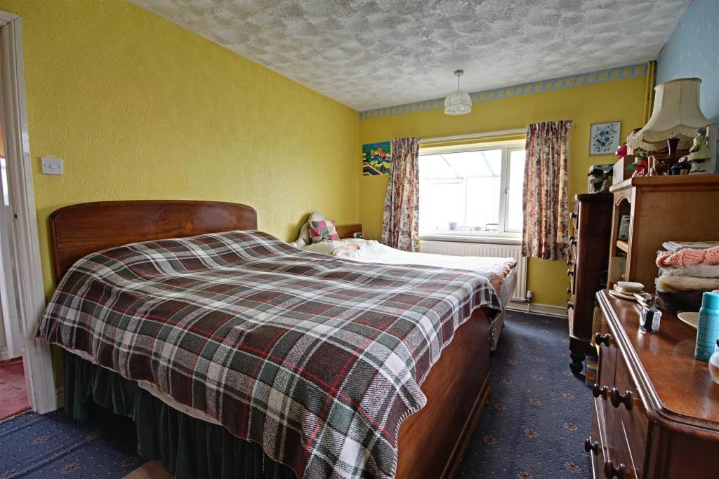 2 bedroom detached bungalow for sale in Crabtree Lane, SuttonOnSea