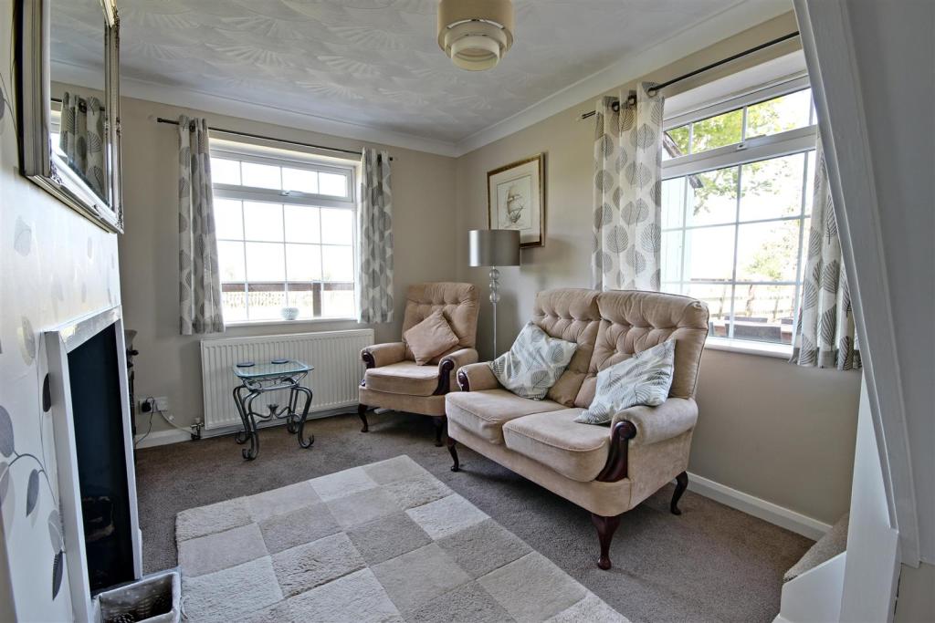 3 bedroom detached house for sale in Crabtree Lane, SuttonOnSea