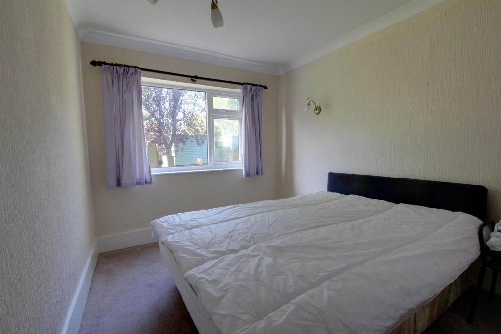 4 bedroom detached house for sale in Main Road, Maltby Le Marsh, LN13