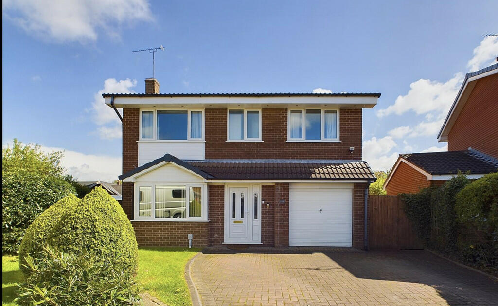 4 bedroom detached house for sale in Hurlestone Close, Mickle Trafford