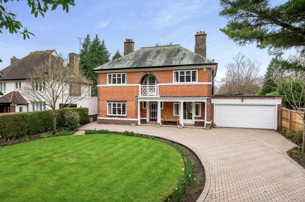 4 bedroom detached house for sale in Hoole Road, Chester, CH2