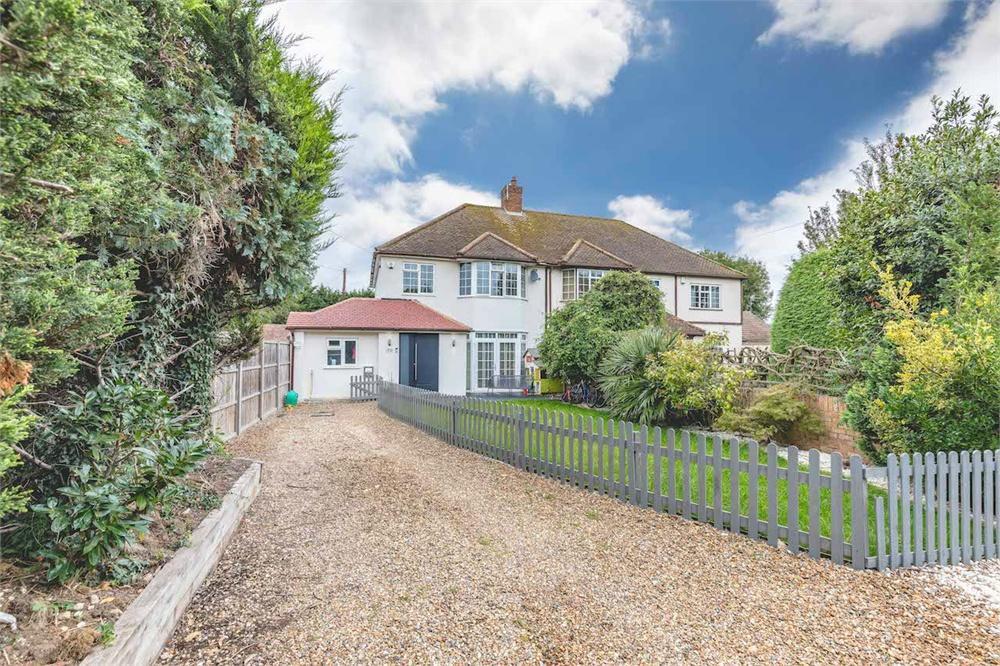 3 bedroom semidetached house for sale in Thorney Mill Road, Iver