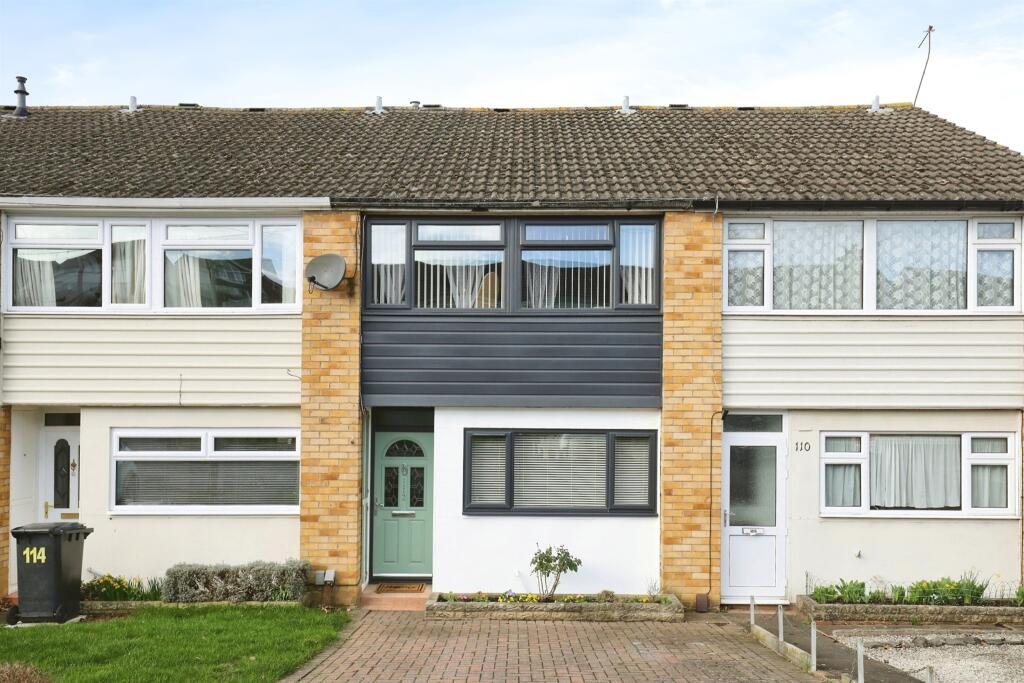 3 bedroom terraced house for sale in Frobisher Road, Rugby, CV22