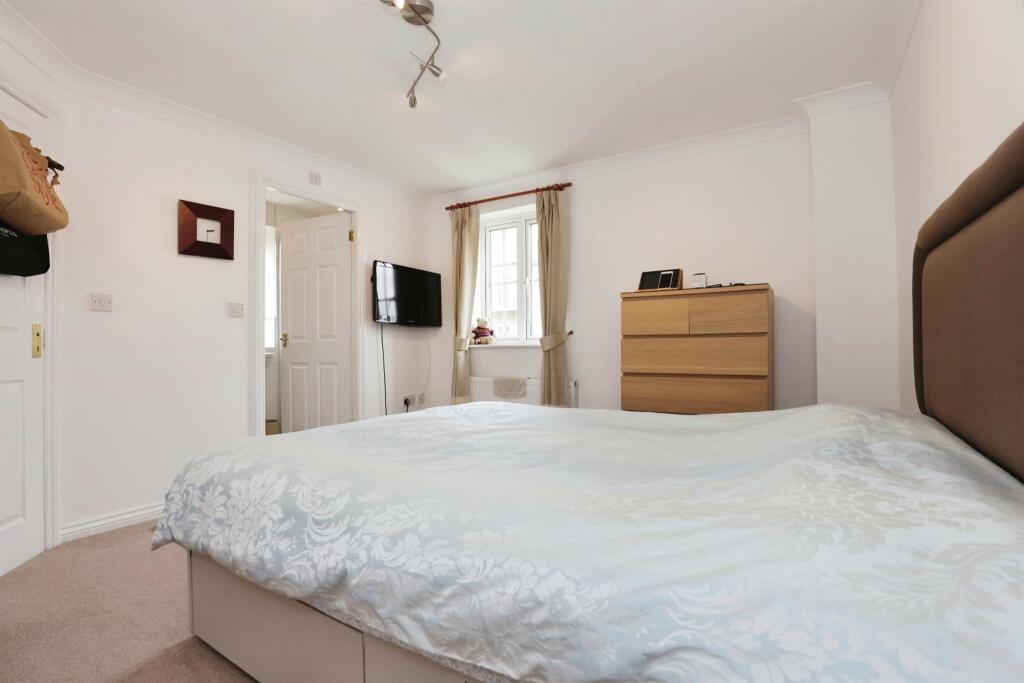 Additional property image - Avocet Close, RUGBY