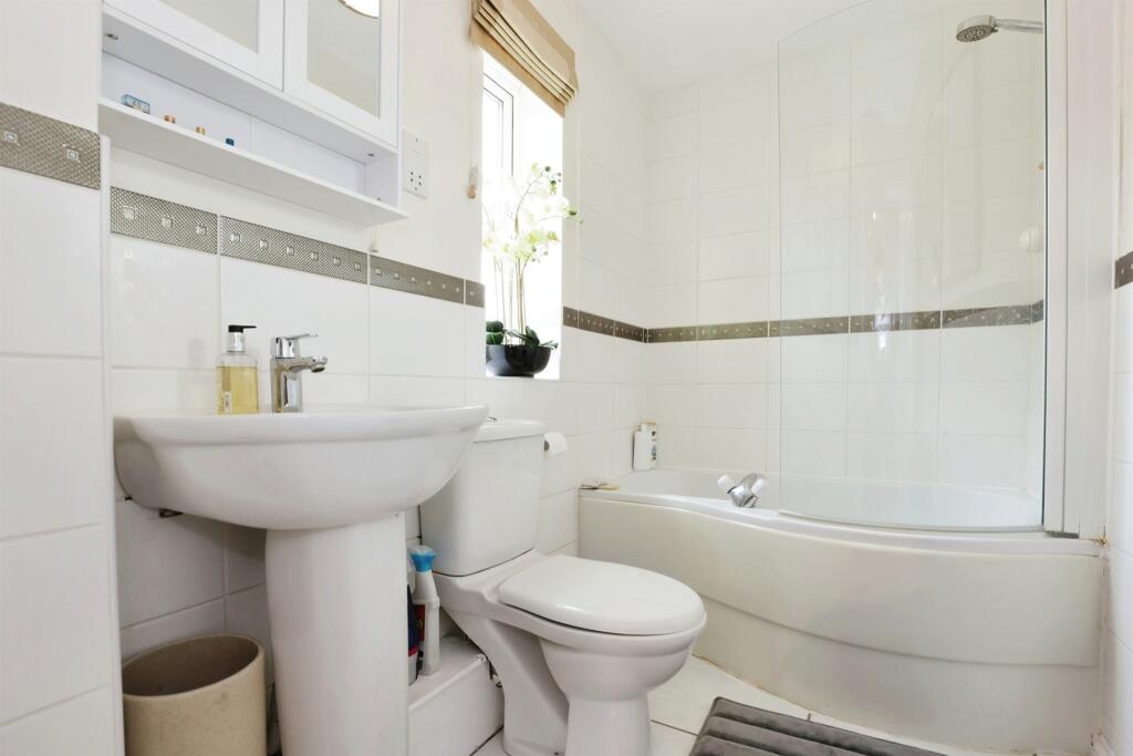 Additional property image - Avocet Close, RUGBY