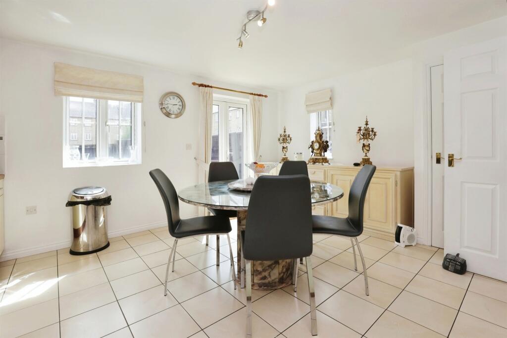 Additional property image - Avocet Close, RUGBY