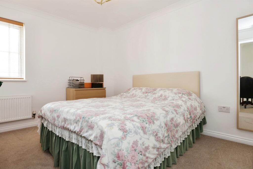 Additional property image - Avocet Close, RUGBY