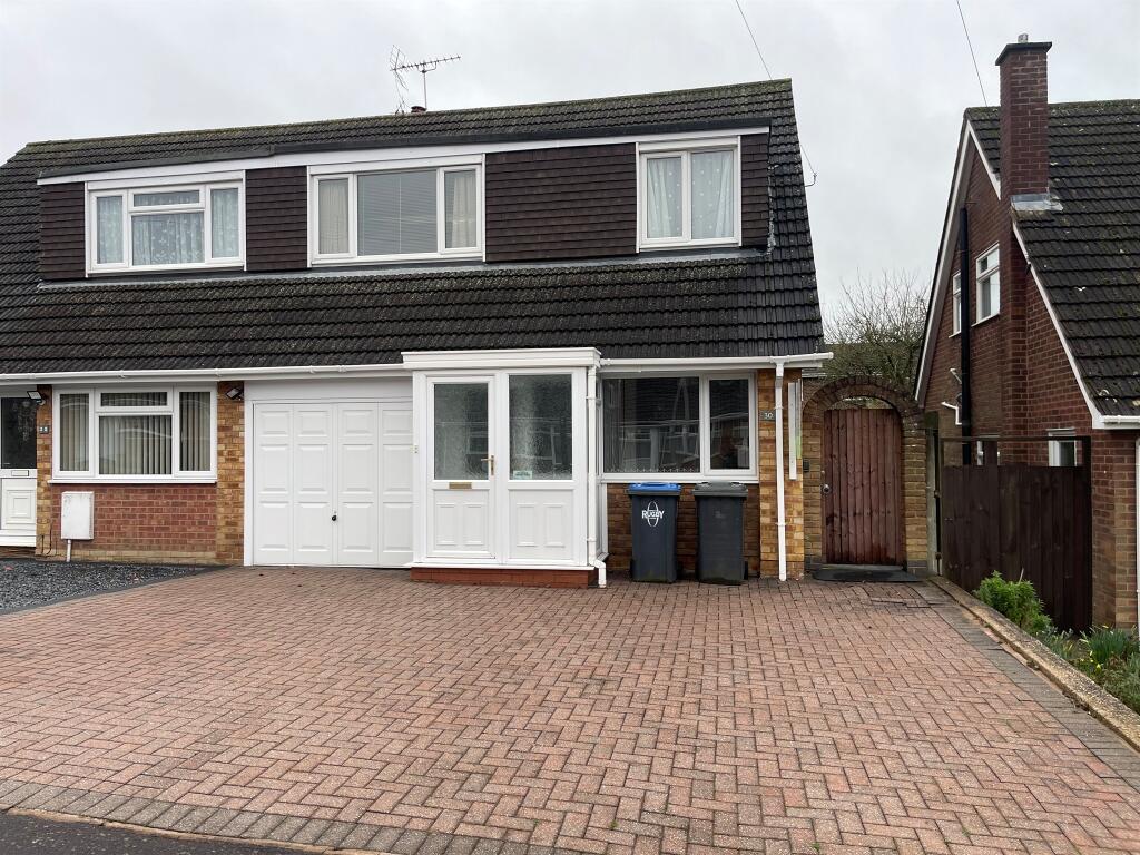 3 bedroom semidetached house for sale in Cordelia Way, Rugby, CV22