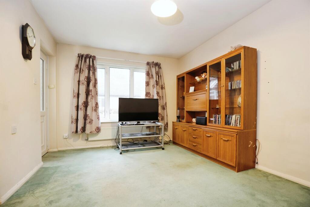 Additional property image - Willow Tree Gardens, Hillmorton, Rugby
