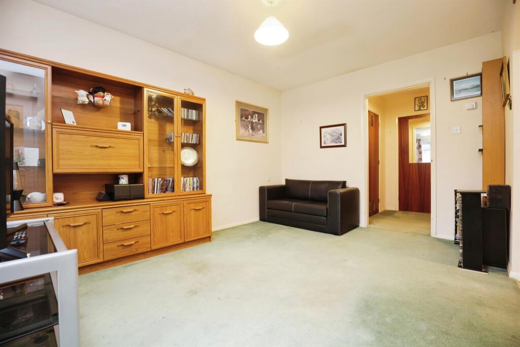 Additional property image - Willow Tree Gardens, Hillmorton, Rugby