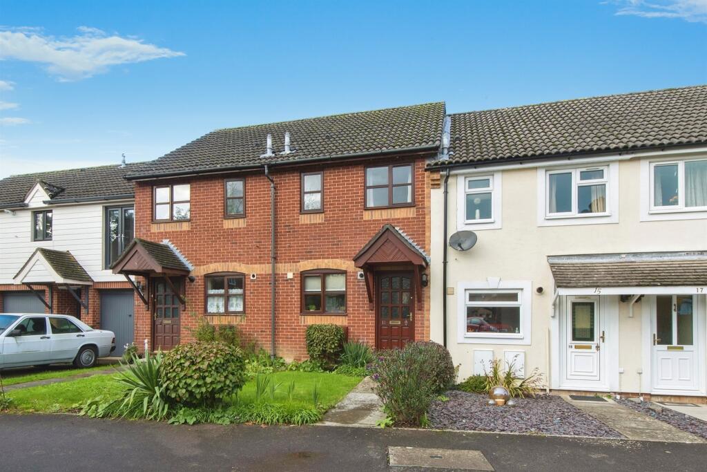 2 bedroom terraced house for sale in Cheltenham Gardens, Hedge End